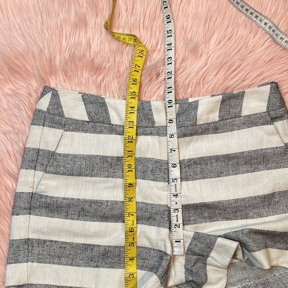 British Khaki Cream & Blue‎ Woman’s Stripe Shorts Size 8 - Picture 8 of 8